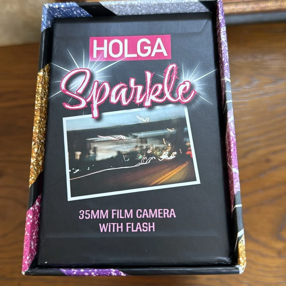 Holga 35 mm Film Camera 135FC Sparkle Pink with Flash. A unique film experience.